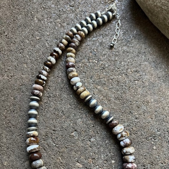 Sterling Silver Graduated Wild Horse Bead Necklace. 18 inch